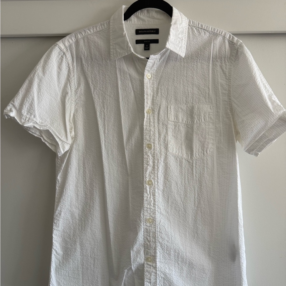 Banana Republic White Seersucker Short Sleeve Shirt
